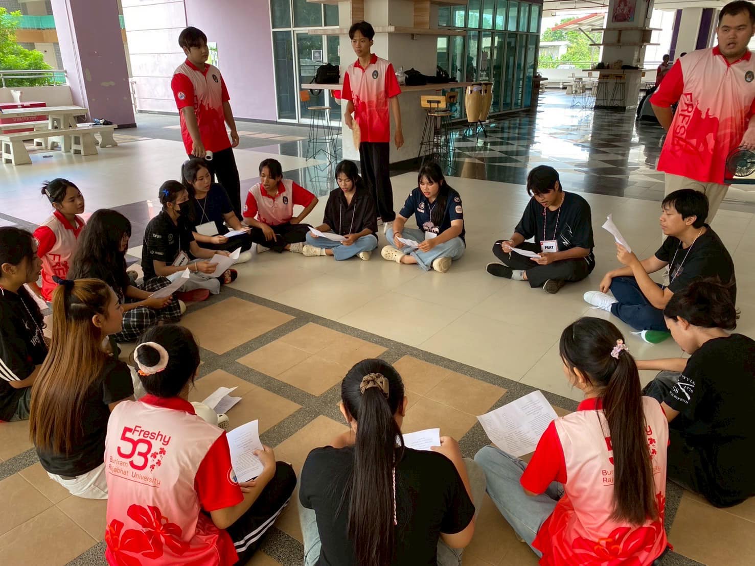จัดกิจกรรมซ้อมร้องเพลงประจำสาขาและบูม เพื่อเตรียมความพร้อมในการเข้าร่วมกิจกรรมต่าง ๆ