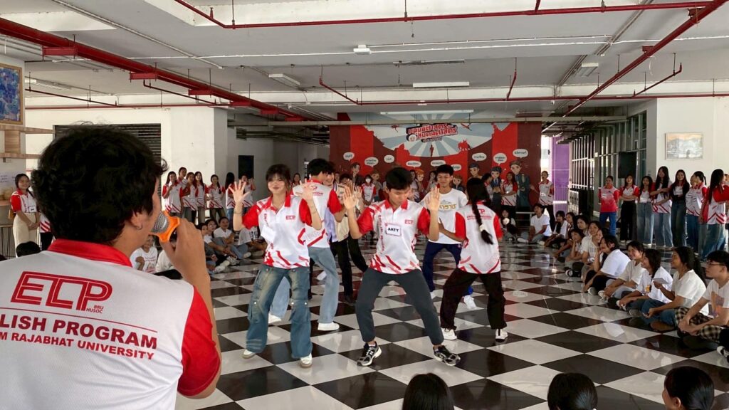 สาขาวิชาภาษาอังกฤษจัดกิจกรรม “สานสัมพันธ์น้องพี่ BRU” ประจำปี 2568