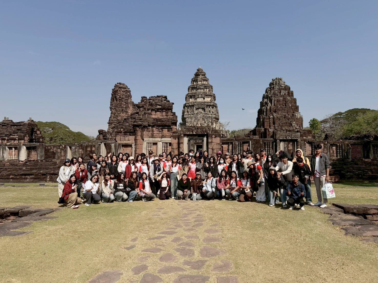 สาขาวิชาภาษาอังกฤษจัดทัศนศึกษา บูรณาการ English 360 องศา ณ อุทยานประวัติศาสตร์พิมาย